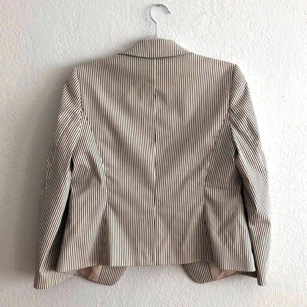 Ann Taylor Pinstripe Blazer sz 2 - Picture 3 of 6
